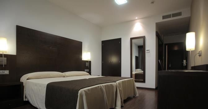 Complejo Leo 24H Hotel โมเนสเตริโอ ห้อง รูปภาพ