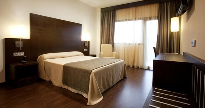 Complejo Leo 24H Hotel โมเนสเตริโอ ภายนอก รูปภาพ