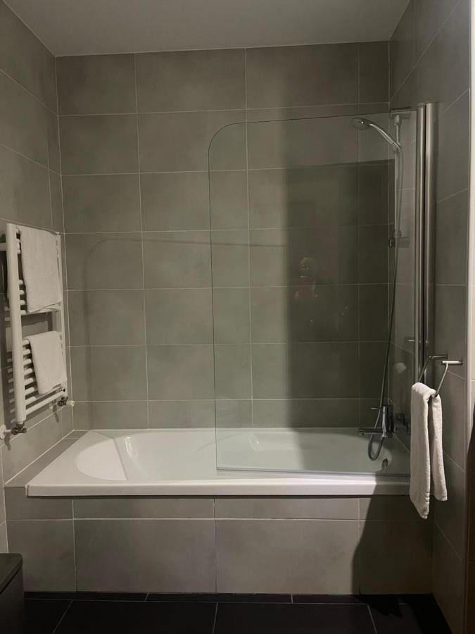 Complejo Leo 24H Hotel โมเนสเตริโอ ภายนอก รูปภาพ