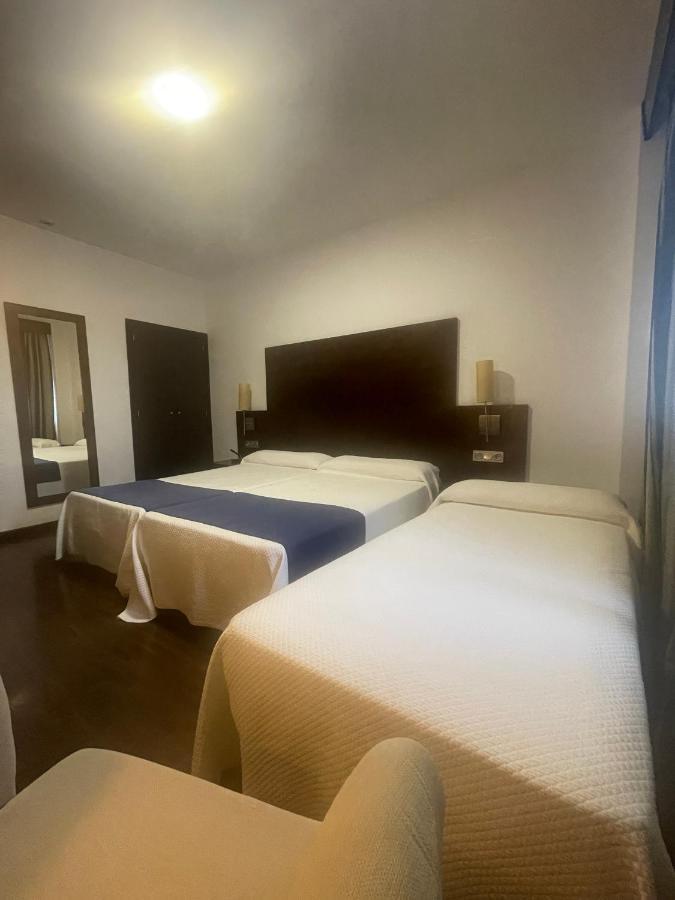 Complejo Leo 24H Hotel โมเนสเตริโอ ภายนอก รูปภาพ