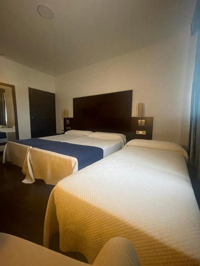 Complejo Leo 24H Hotel โมเนสเตริโอ ภายนอก รูปภาพ