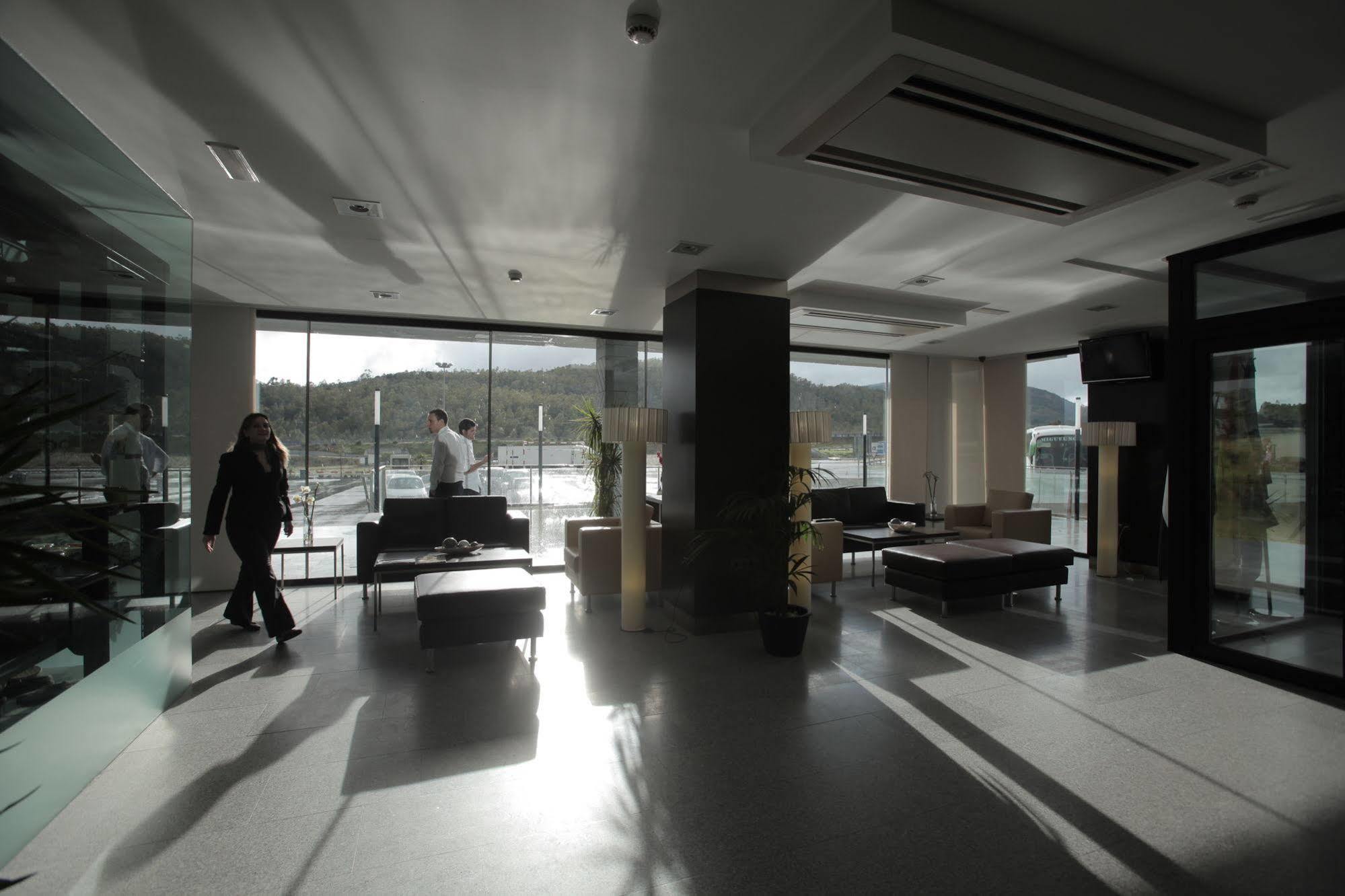 Complejo Leo 24H Hotel โมเนสเตริโอ ภายนอก รูปภาพ